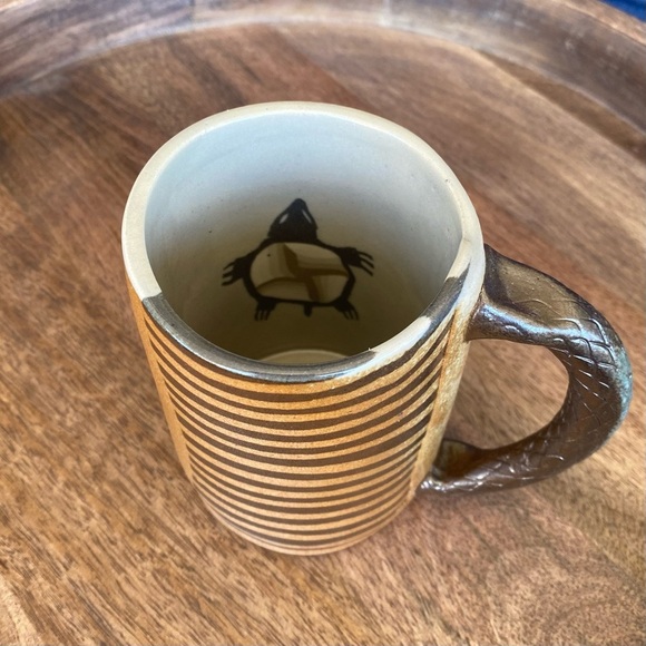 Two Gorgeous Hand-Thrown Studio Art Turtle Pottery Mugs Signed Artist:  … - Picture 2 of 10